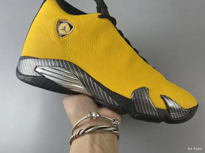 1st Kicks RETRO GOLD BQ3685-706 UNIVERSITY 14 JORDAN AIR 0517